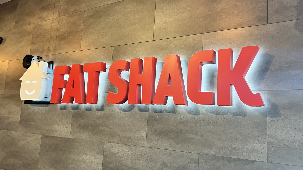 LA_fanatik1's tweet photo. Just found this place, not to far from my house! Itโs really good! #FatShack https://t.co/aeYtJ41DHJ