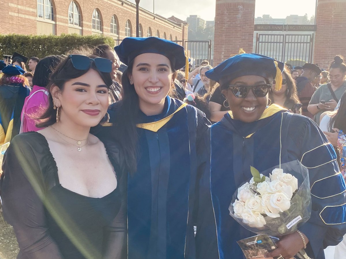 gabicelia_'s tweet photo. Rounded out my LA trip by seeing some of my best friends graduate with their PhDs. https://t.co/TMpvSmXtrr