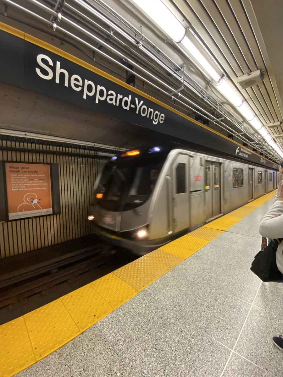 SDadebrtupdates's tweet photo. toronto subway appreciation post https://t.co/njeCVKfjrP