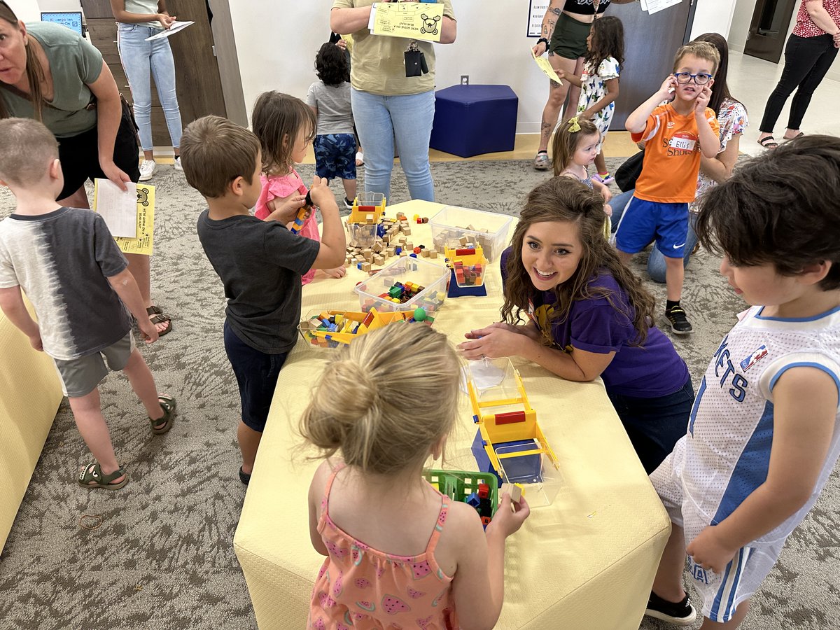 NoRoElem's tweet photo. Before the end of the year, our amazing Kindergarten staff welcomed next year's newest group of students with a Scavenger Hunt/Open House! It was the first chance for many in the Class of 2036 to visit their new school! #NoRoBears #NRInspireGreat https://t.co/Z3BtXLdewe