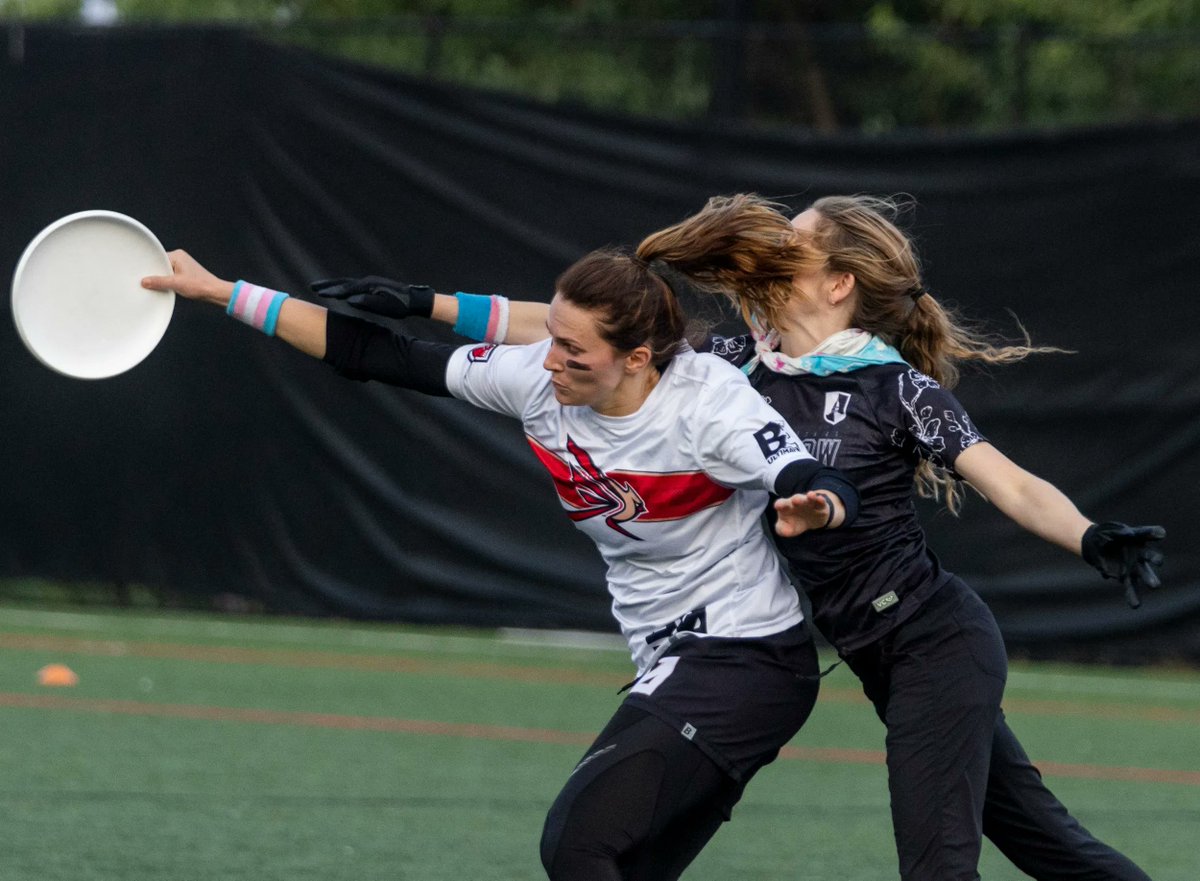 DCist's tweet photo. It was a weekend of fierce competition on Carlini Field at Catholic University. D.C.'s pro women's Ultimate team, D.C. Shadow, made it to the semifinals in the Premier Ultimate League championship this year. https://t.co/woZ20JYBcS https://t.co/LcQyUlms0Y