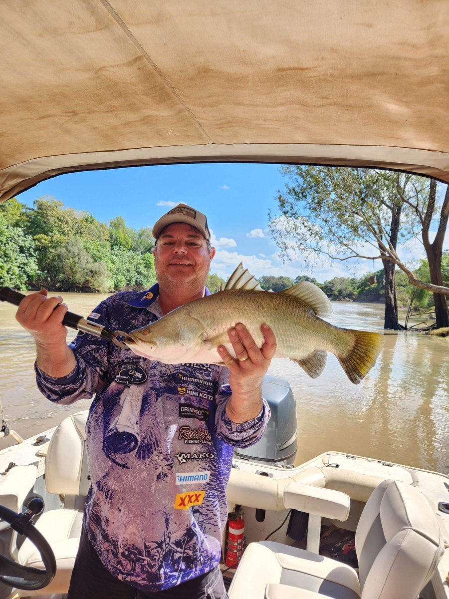BruceSephton's tweet photo. Should be fishing instead of being stuck at work https://t.co/9XPhmcrlQE