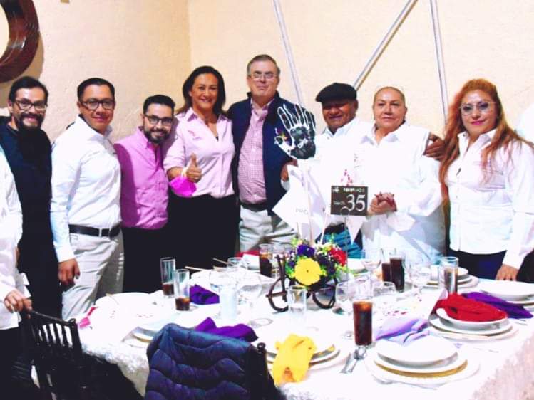 JorgeMCortesA's tweet photo. Les recomiendo leer “El camino de México”.
La biografía, historia y logros bien plasmados, la perspectiva de futuro es lo más importante. 
¡Por el bien de México, apoyando la llegada de Marcelo! #MejorMarcelo #SiconMarcelo
Participen en política, está en nosotros mejorar al país. https://t.co/30m4aEaPE4