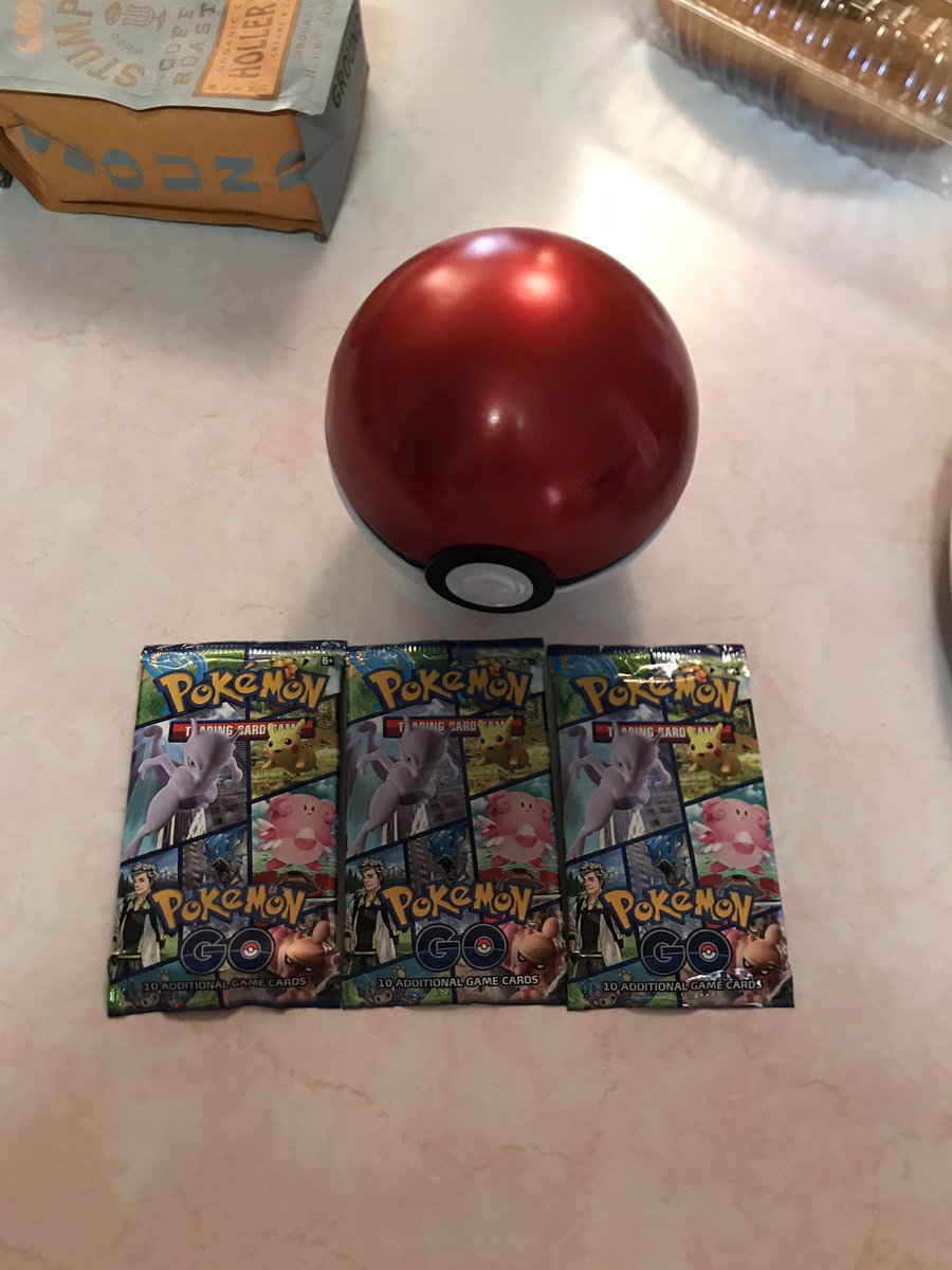 rachpdxpogo's tweet photo. Have you completed your @PokemonGoApp TCG set? Cus I haven’t 😭 got some pulls I needed tho along with some code cards! #Pokemon #PokemonTCG #Codecards #Codecard #Pokemongo https://t.co/a8ip6LAQZ1