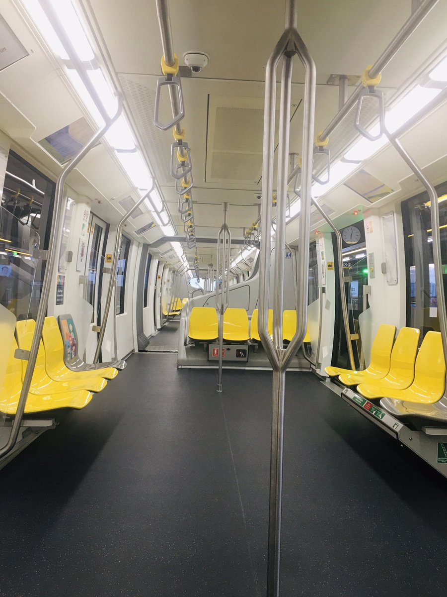lovelyJacky143's tweet photo. Where is the driver? Solo ko 😂😲
#monirail #thailandbts #traveltowork https://t.co/CqJ46ZDdVV