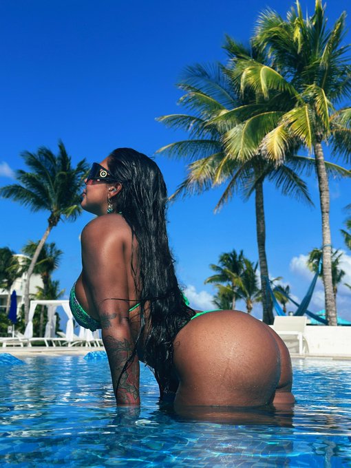 Moving to Mexico!   https://t.co/QJ1jn7NmZt https://t.co/hQfJPbmwqC