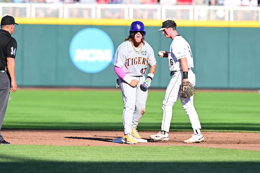 Tommy puts the Tigers on the board with an RBI-single 

LSU - 1
WF - 0