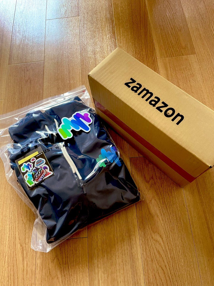 つ、ついに届いたー！
zamazon！(笑)
可愛すぎる！

<a href="/zamza_eth/">zamza</a> さん、本当にお忙しいのに発送ありがとうございました！🥰
自分のPCにすぐステッカー貼りました🌈

<a href="/bvvvear/">BYWEAR / ®Label</a> さんの生地も良すぎる…！
早く冬来い…🤤