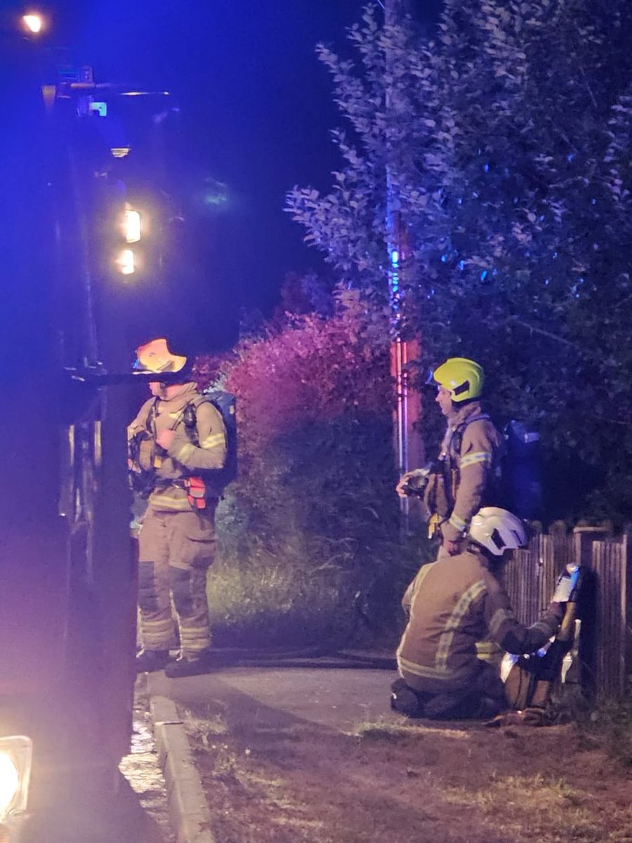 Jason__Reeve's tweet image. Emergency response to House Fire round the back of my street in Ringmer.

#Lewes #Ringmer #Sussex 
@brightonargus @BBCSussex @SussexIncidents