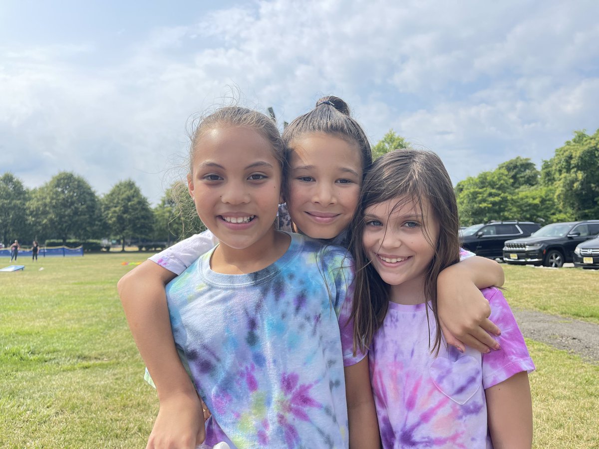 MsLeeHubbard's tweet photo. 3rd grade ss at Hubbard and Tisdale had a great time together at Finch Park. Thank you to all the wonderful volunteers for your time and for planning fun activities for us! ππ #EnhancingTheStudentExperience https://t.co/iG4ZYfr0Cm