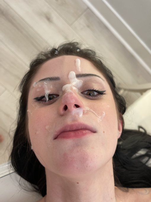 It got in my eye! lol https://t.co/fZh8qYAgMc