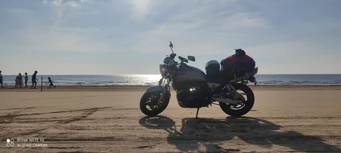 未舗装から高高度 ダートから土砂降りまであらゆる状況に対応できるの凄いバイクだと思うよ