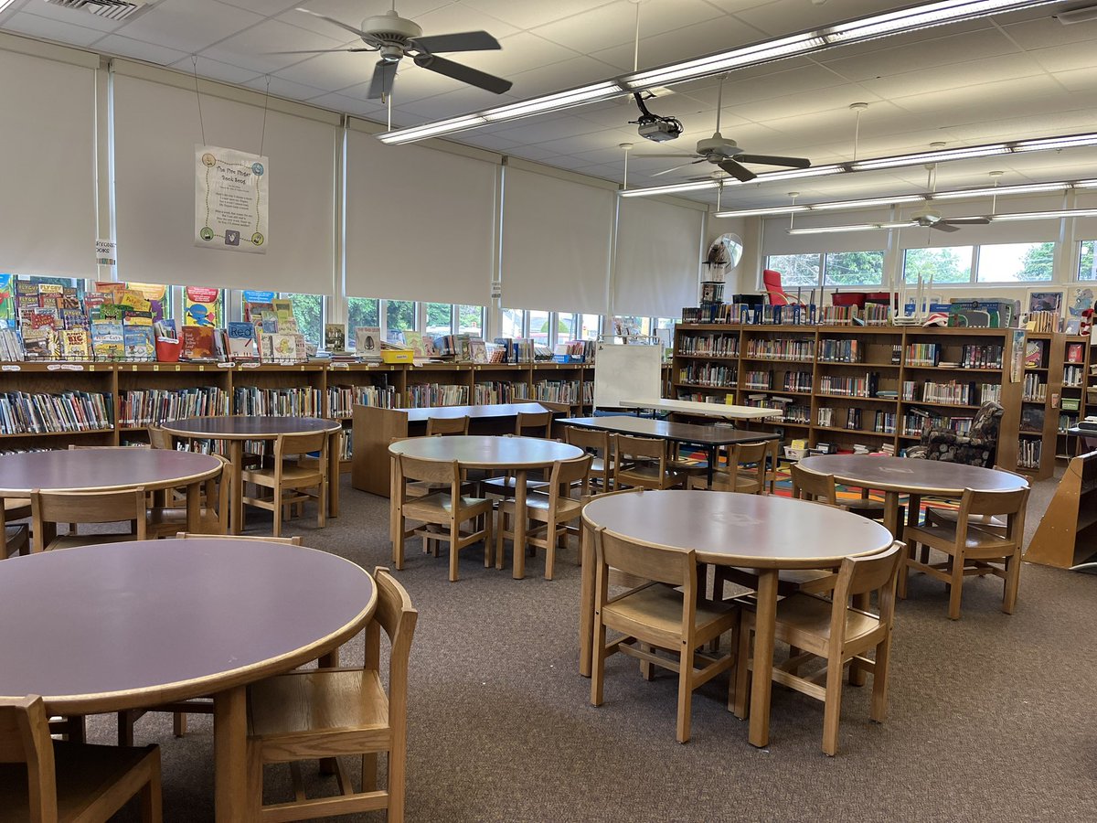 MrsGallagher27's tweet photo. That’s a wrap on year 3 at Worrall! Have a safe and fun summer! Keep reading!! 📚 https://t.co/OlP1vk86cB