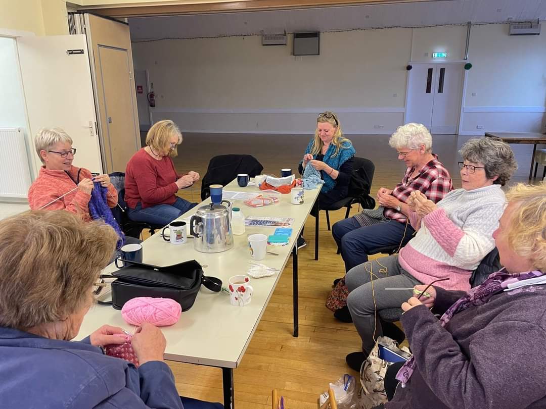 Knit and Natter at #Dunrossness
#Sumburgh, #Puffin #Paradise #Virkie
#breien #stricken #tricoter #knitting #thedutchknitters #CarlaMeijsen  #shetland
#stitchnbitch #knitandnat