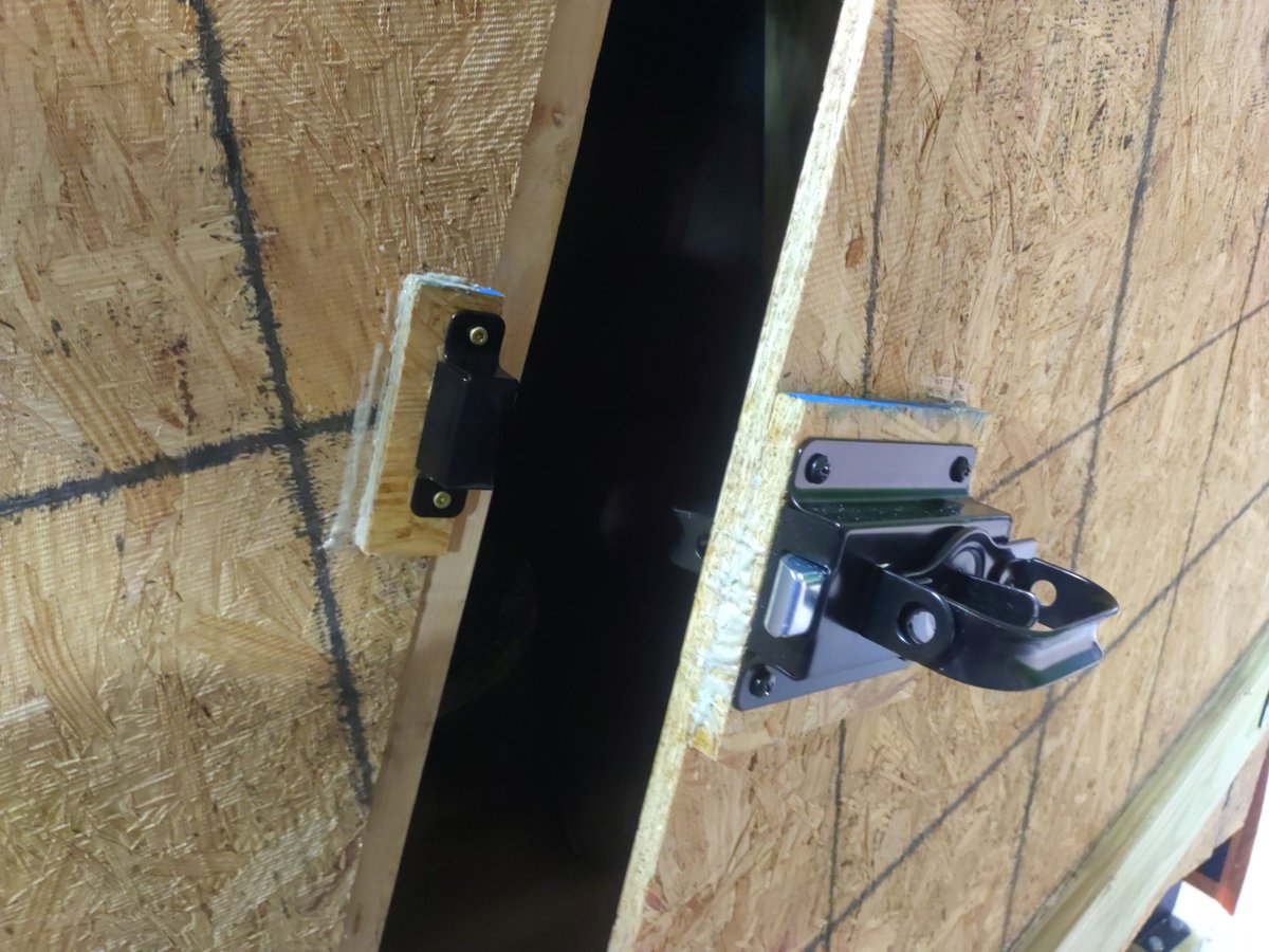 jephjonez's tweet photo. It's not an isolation chamber if you can't close the door. The #gamepod door now has a latching handle. https://t.co/wDa6jUVIVc