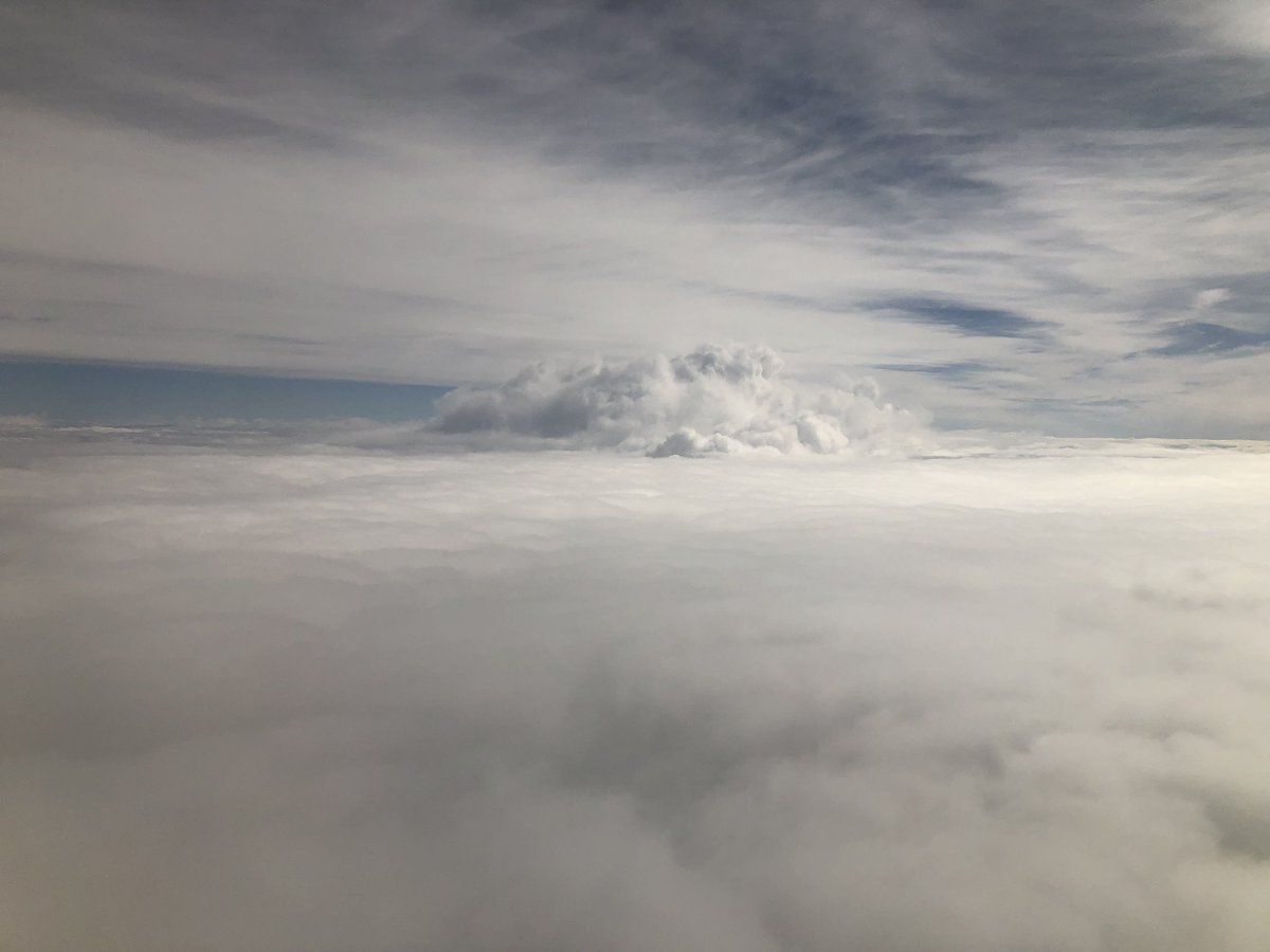 Pretty sighting of Mt. Adams, but only the clouds hinting the presence of Mt. Rainier on the arrival to SEA. 
#avgeek #WAwx