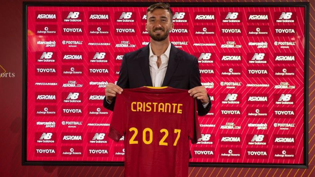 AS Roma, 28 yaşındaki İtalyan orta saha oyuncusu Bryan Cristante ile Haziran 2027’ye kadar yeni bir sözleşme imzaladı. #ASRoma #Roma #BryanCristante #transfergelişmesi #transferarenası #transfergundemi #transfergunlugu #transferhattı