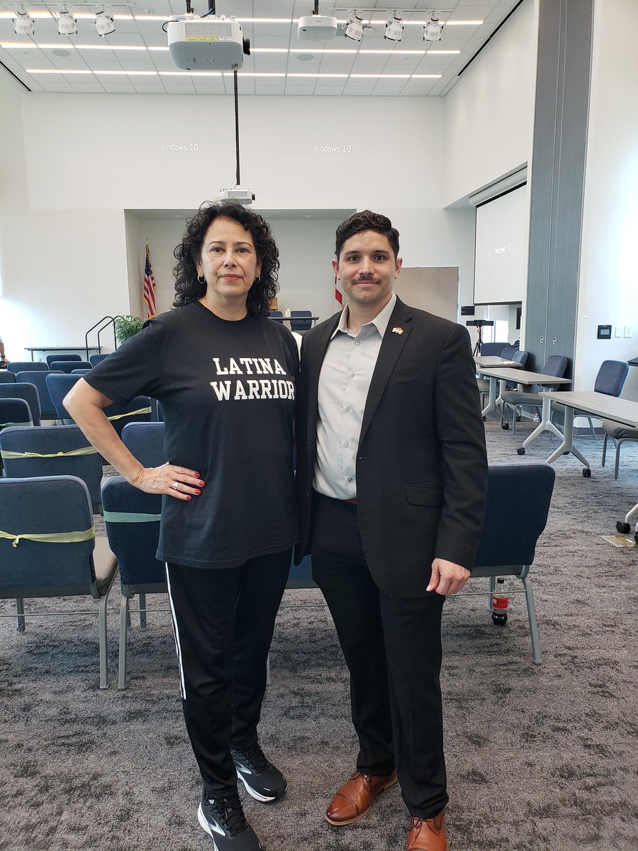 ColonelLisa's tweet photo. Impactful, courageous conversations regarding Military Sexual Trauma at @VETSCOUNSELVETS MST conference #EndMST #NoMas
#notalone #ourstoriesmatter https://t.co/ApttvbKwDx