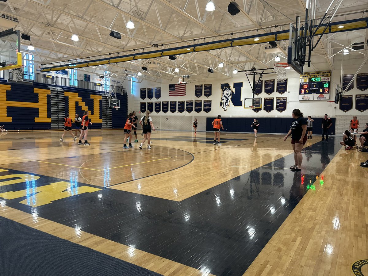 It was great to be back in the gym tonight, hosting a scrimmage at PHN!!! #GoHuskies #JustUs