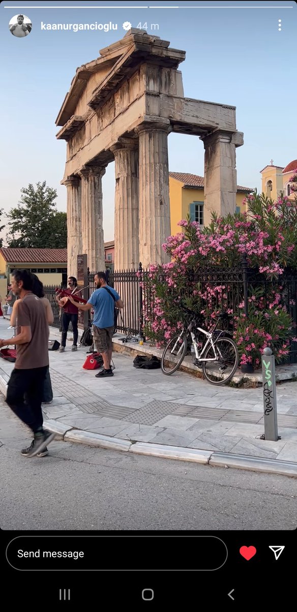 Εφόσον ο Κάαν είναι Αθήνα αν στο διαζύγιο δεν μπορεί να πάει ο Λεβ να μπει αυτός στην θέση του #pagidevmenoi