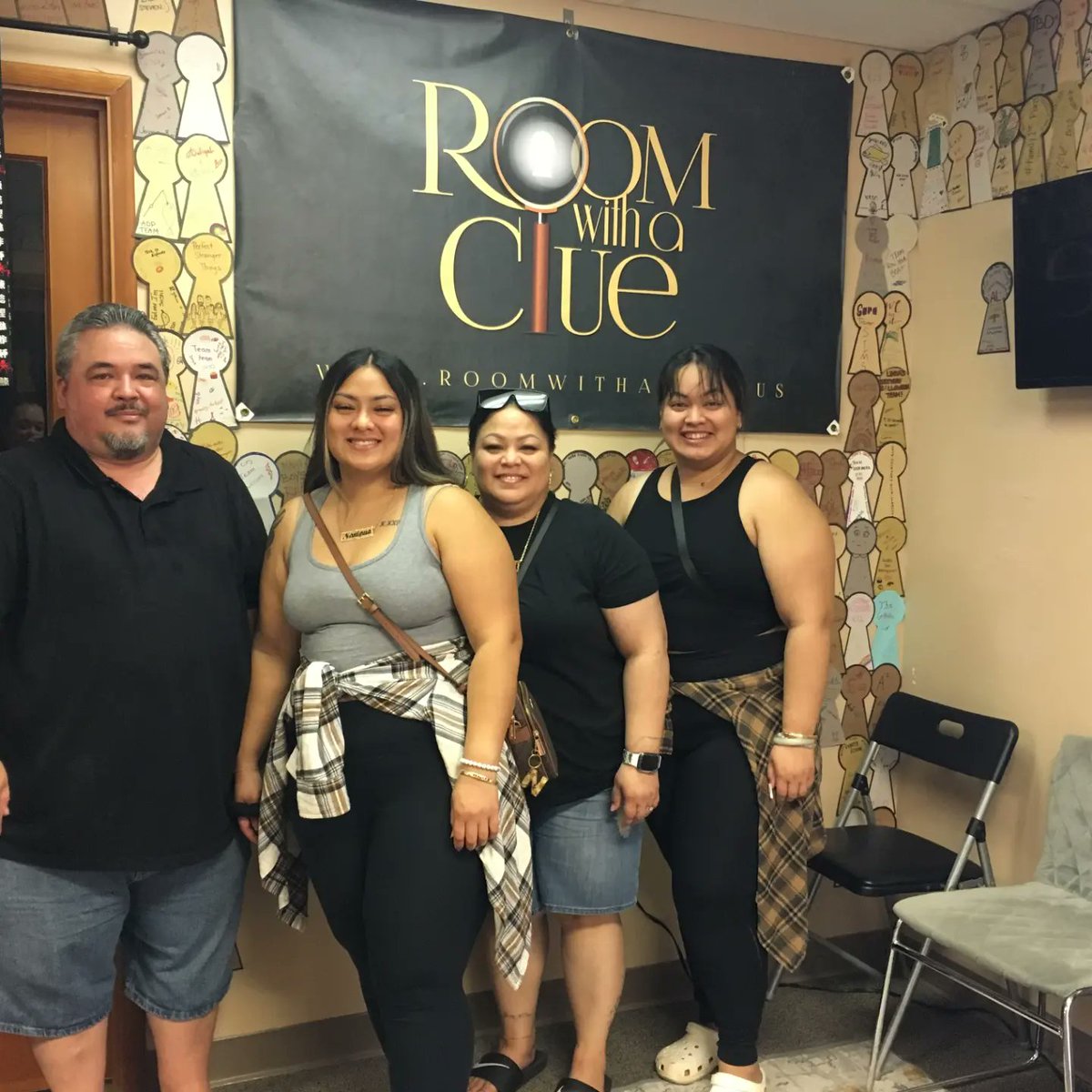 Room With A Clue tweet media