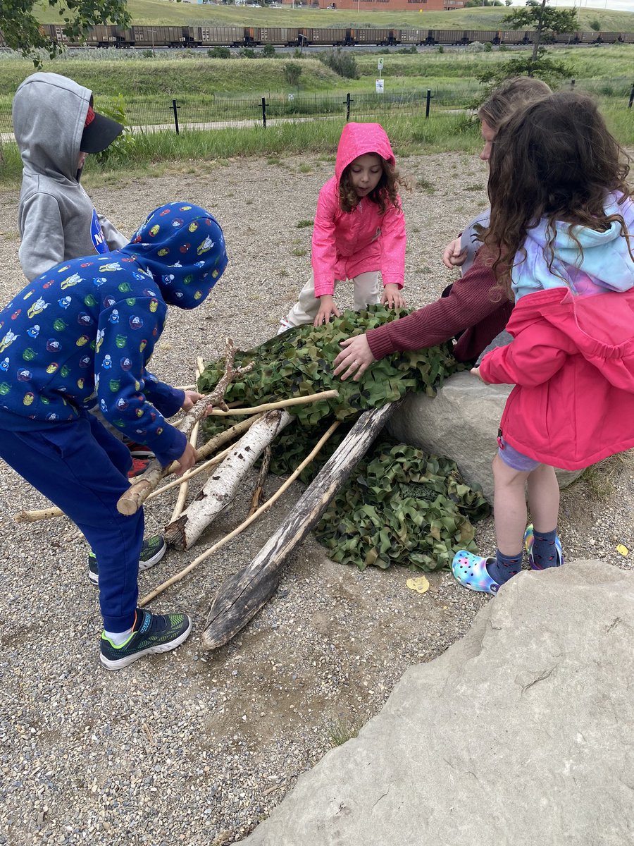 rightmrsknight's tweet photo. Fun building habitats for bees, foxes, deer and mice! #rvsed @TELUS_Spark https://t.co/0m6RJaREWV