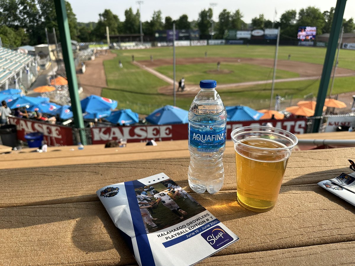 Lauren Kummer on Twitter "A great evening for a KzooGrowlers baseball
