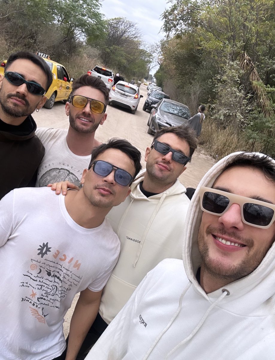 Así terminan el after <a href="/srack_/">ZETA</a> <a href="/italocalca/">Italo</a> <a href="/Leamoreyra27/">Leandro Moreyra</a> <a href="/damurq/">damurq</a>