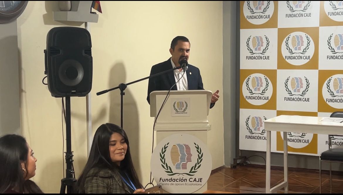 CN_Igualdad's tweet photo. Mantuvimos reunión de trabajo en #Loja, con Fundación #CAJE, para tratar proyectos de política pública intergeneracional, que permitan tener una mirada integral del ciclo de vida y la protección de los derechos, en el relacionamiento entre las generaciones.

#GestiónCNII https://t.co/Hnu8le4VOV