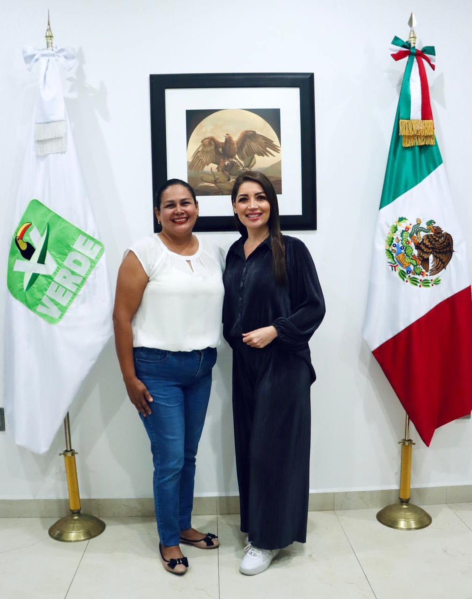 JasminBugarin's tweet photo. Es un honor recibir en este gran proyecto a nuestra amiga y ex compañera diputada local de #Rosamorada.
Bienvenida, María Isidra Vargas; estoy convencida que tu llegada abonará un excelente trabajo a esta #FamiliaVerde https://t.co/osavSAdKn8