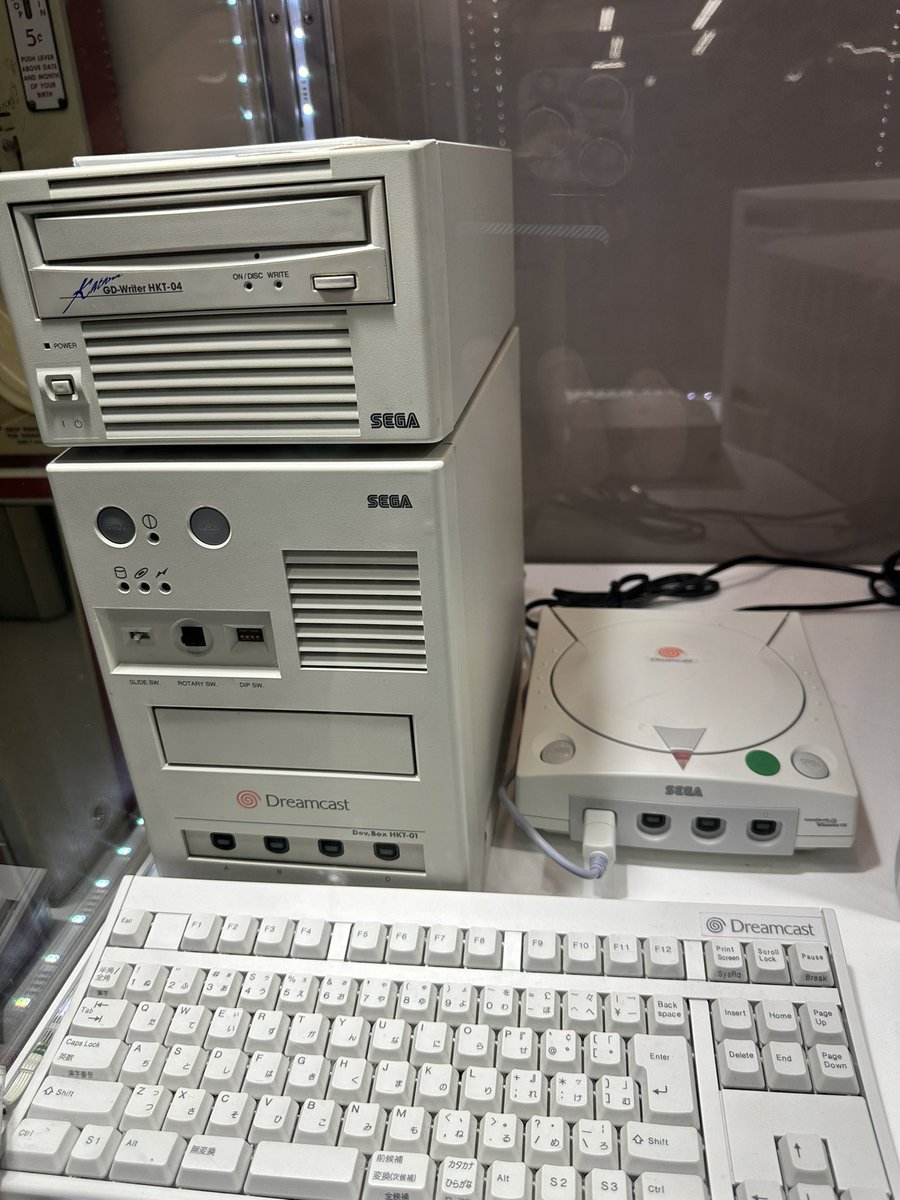 Oh nothing exiting here, just a Dreamcast dev kit. A totally normal thing to see in an electronics recycle shop (Re-PC). (Can you believe someone just donated this?!)