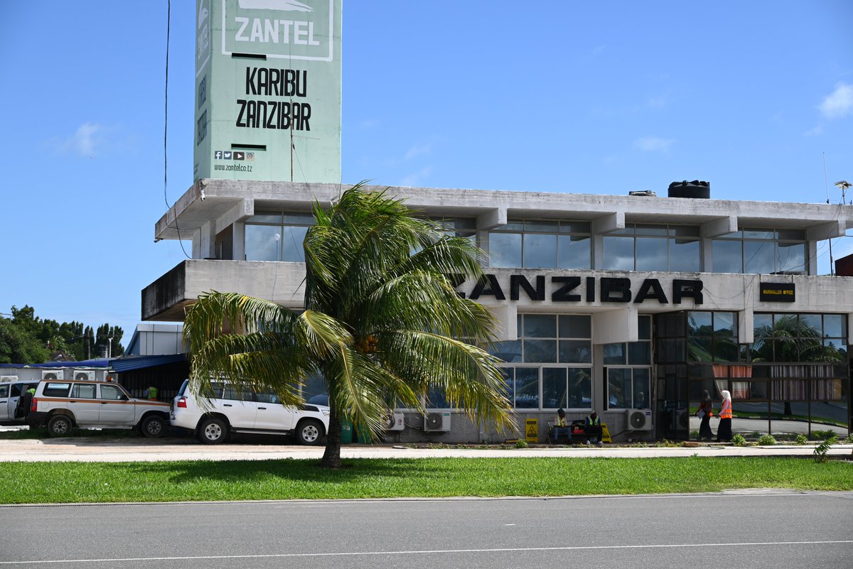 #TravelTuesday Escape to Zanzibar: Where turquoise dreams come true. 🌴☀#ZanzibarToSerengeti #FlyWithRegionalAir #Wanderlust #discovertanzania #safariairline #safaritravel #bushtobeach #tanzania #eastafrica #ZanzibarBliss #IslandBliss #IslandLife #IslandEscape