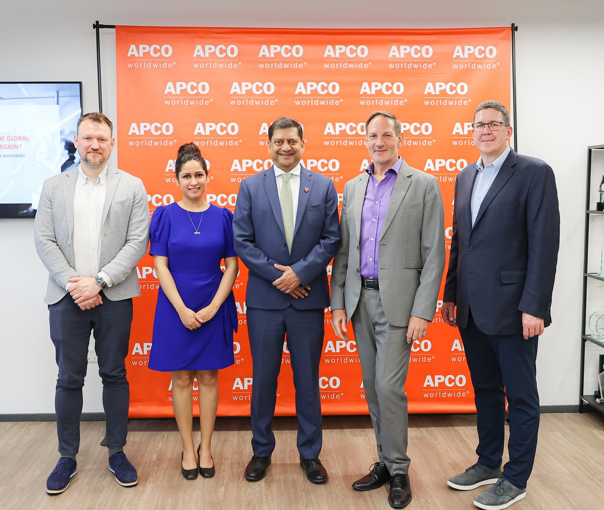 apcoworldwide's tweet photo. “I am very excited to work with the brilliant students, professors and researchers at @MiddlesexDubai over the next year to develop new approaches to better solve problems and deliver results for clients,” @TimWalmsley5, head of APCO’s Change Management practice in MENA, said upon the announcement of our new partnership: https://t.co/SAlDdN0fbh