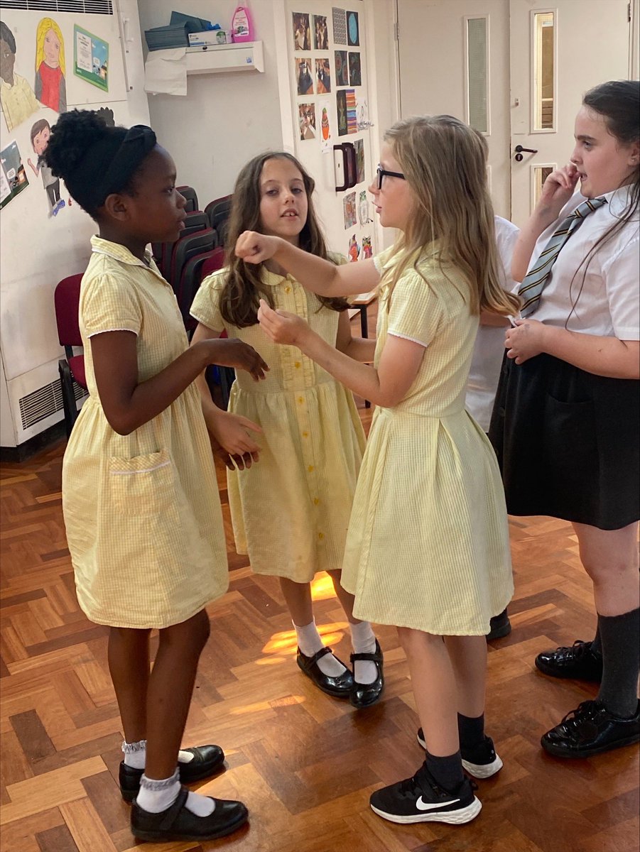 More #drama with <a href="/MainstayCreate/">Mainstay Creatives</a> in Badger Class: #Responsibility. Devising short scenes and working together.