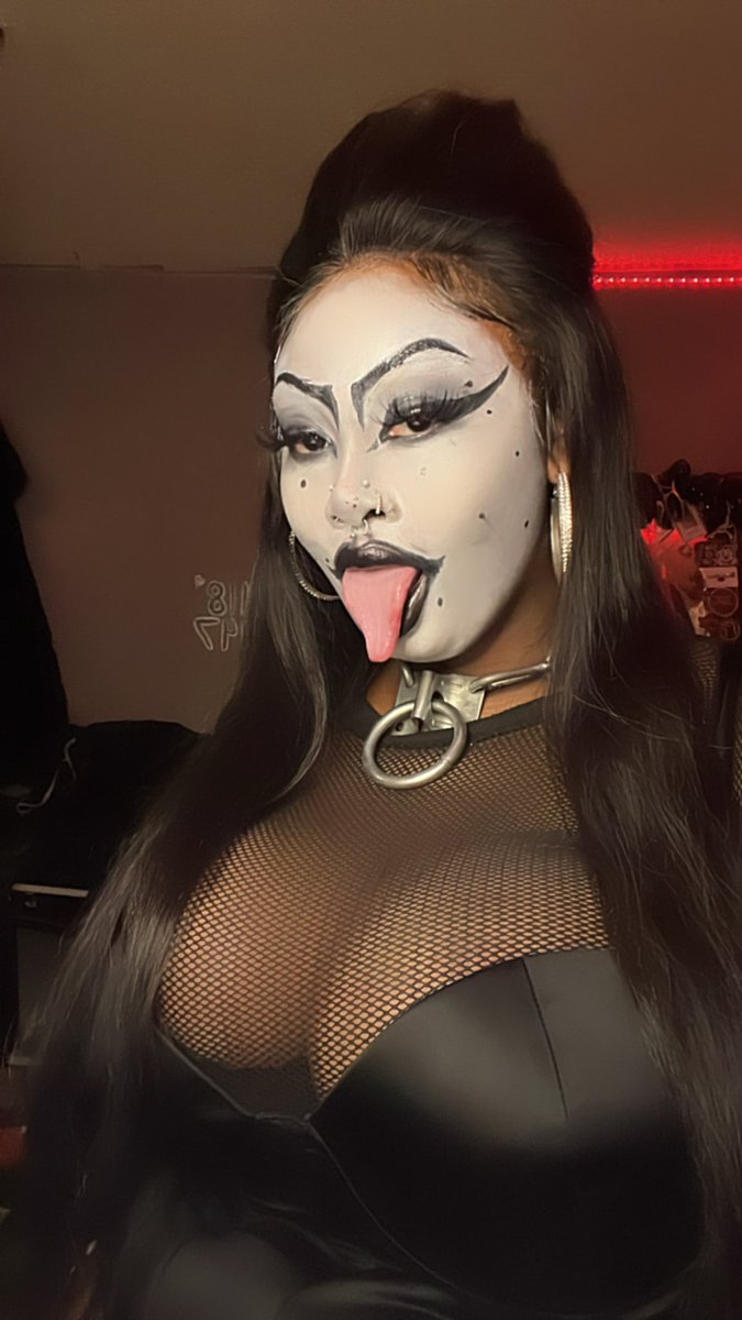 BigFatShawty's tweet photo. Can I scare the hoes real quick? 😅 https://t.co/Z5gXMdrGbR