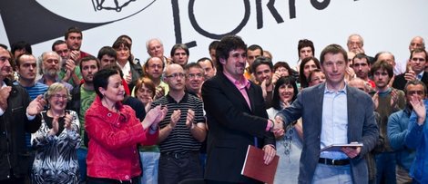 MikelArreseigor's tweet photo. Gaur 13 urte betetzen dira Ezker Abertzaleak eta EAk #LortuArte akordioa sinatu zutenetik. Ezker Independentista batzeko lehen pausoak... 
Gaur inoiz baino ozenago #egingodugu ✊ https://t.co/ZUgDjEpCdZ