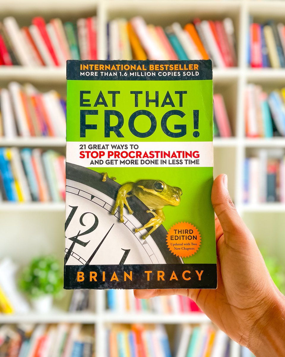 _classicbooks_'s tweet image. Eat The Frog by Brian Tracy

In this book, Brian details twenty-one practical and doable steps that will help you stop procrastinating and get more of the important tasks done - today. Great short book with huge impact!

Buy here: 0700281774

#ClassicStore