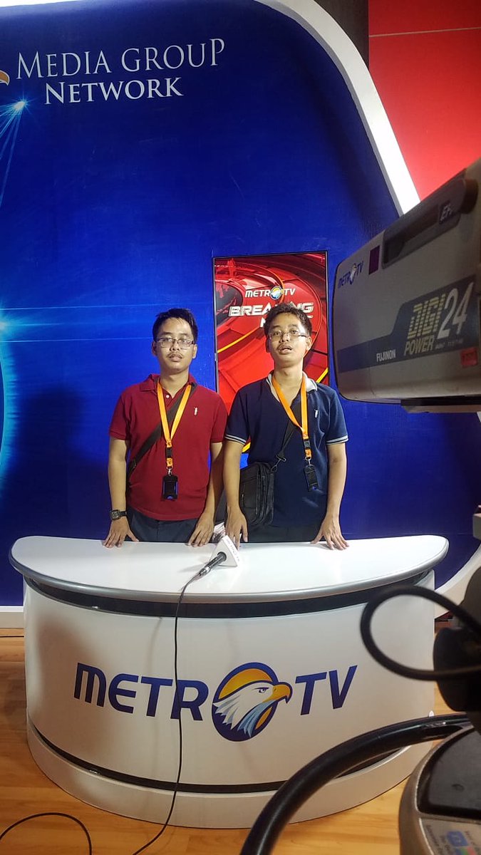 AndreRyanAutism's tweet photo. Kami berdua sempat foto di booth @Metro_TV di @JakartaFairID 2023

#jakartafair #jakartafairkemayoran #jakartafair2023 #jakarta #metrotv #andredanryan #andreryanautism https://t.co/k8YTHwacwg