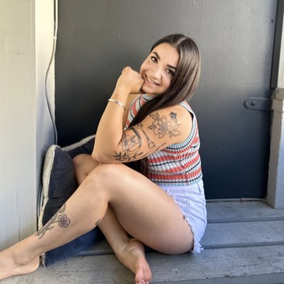 atziry_a's tweet photo. Life is too short to not get the sleeve.
Always in my heart🤍🕊️
#NewProfilePic https://t.co/WM3xXVX7sf