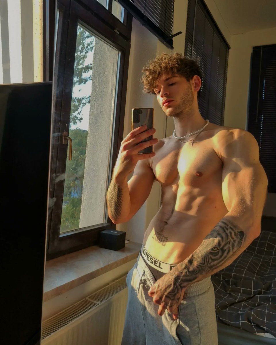 Macstl_'s tweet photo. Insta: mac.stl ⚡️

#retweet #Twitter #onlyfans 

#FitnessMotivation #gymmotivation #aesthetic https://t.co/GKGMRUi7QJ
