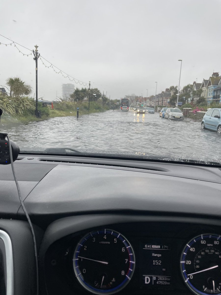 Touch of surface water heading in to Worthing 🌧️