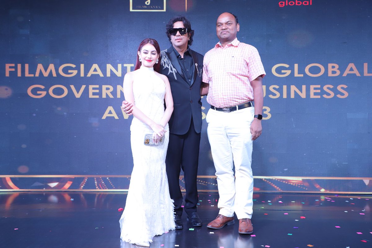 devIRPS's tweet photo. With Bollywood actor Rajveer Sharma ji and actress Yukta Sharma ji.
#bollywood #RajveerSharma #YuktaSharma #devirps https://t.co/SLIargnE9a