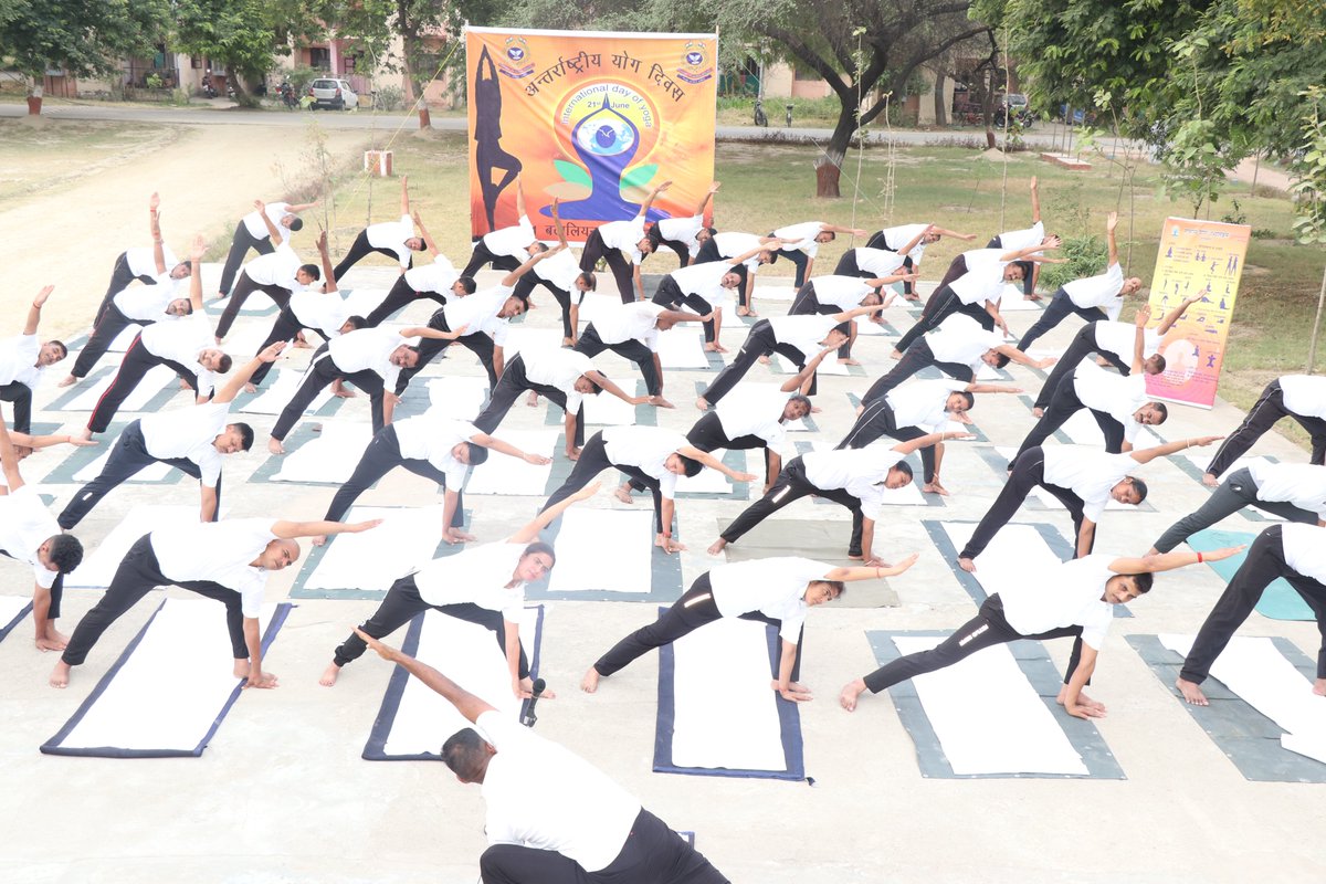 091bn's tweet photo. "You cannot always control what goes on outside, but you can always control what goes on inside."
Preparation for grand celebration of 9th International Day of yoga. https://t.co/C5oNy2Phtv