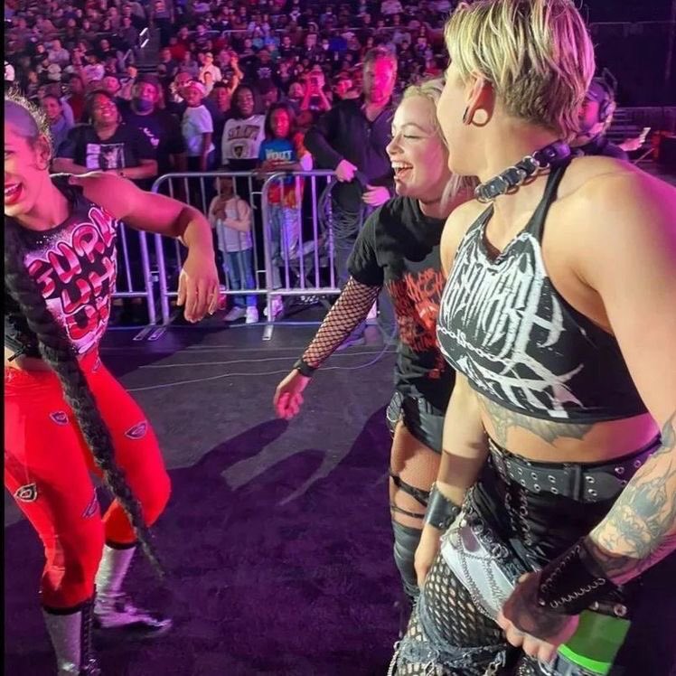livinripley's tweet image. rhea ripley and her girlfriends; a thread