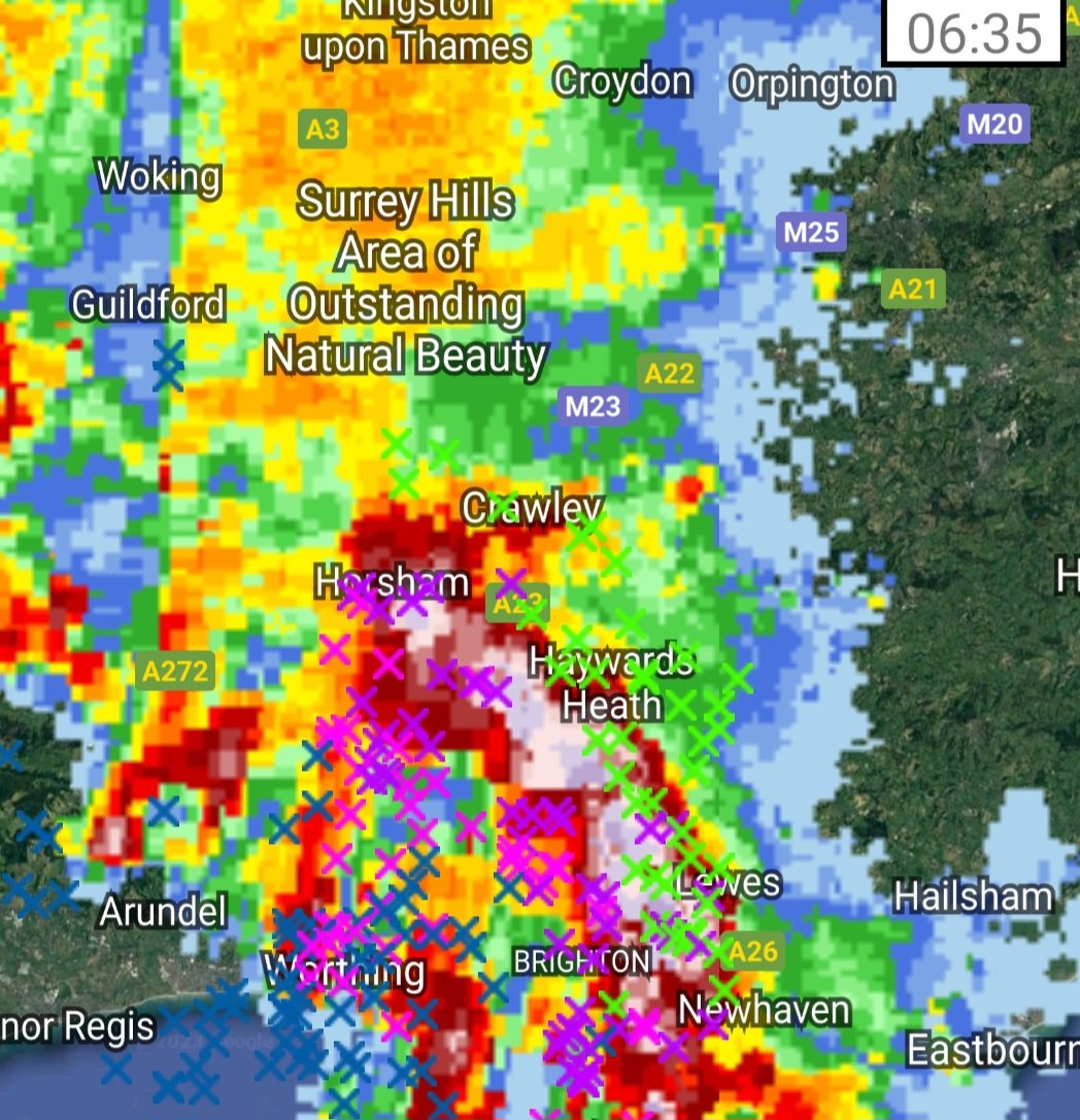 Almost here

#weatherwarning #thunderstorms #essex