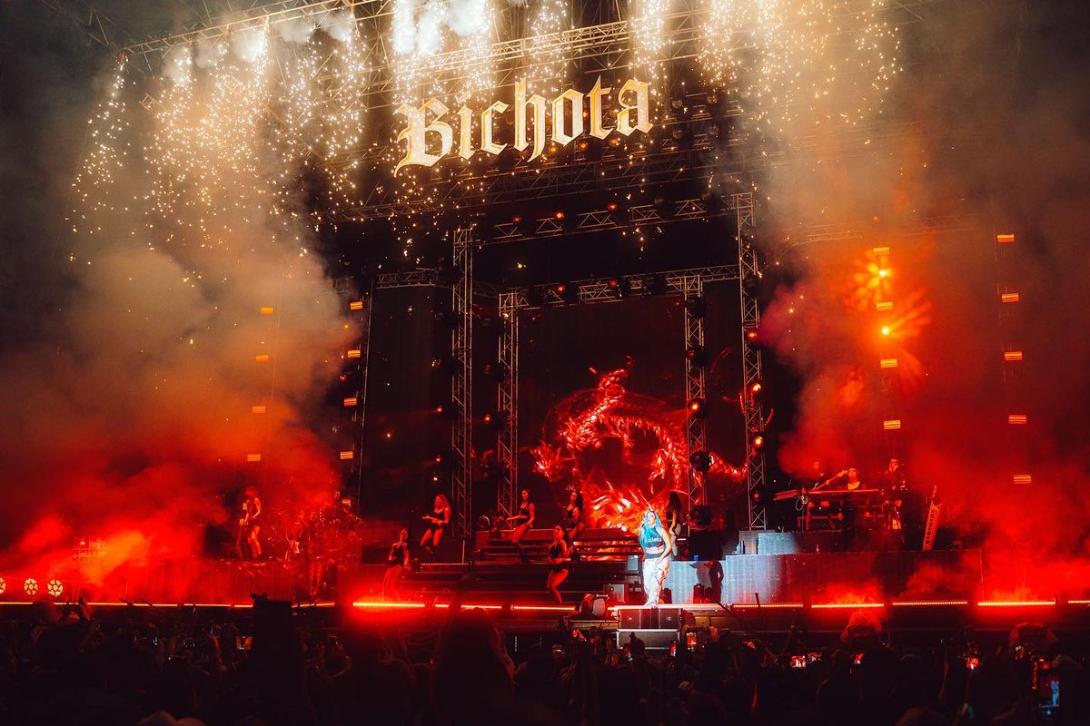 MetaShowsv's tweet photo. Un año desde que la Bichota estuvo en El Salvador 🇸🇻❤️🔥
Fue una noche mágica dónde Karol G empoderó a todas las salvadoreñas a sentirse Bichotas y a los salvadoreños cantar Tusa con todo corazón❤️🔥
Como #metashow nos enorgullece darles experiencias únicas en conciertos😎 https://t.co/wZGFstjqSy