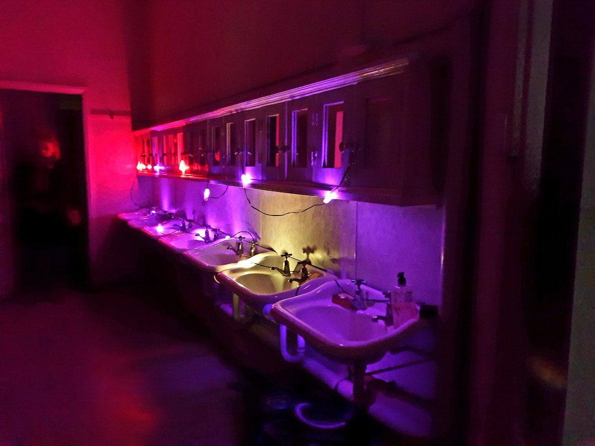 spookyliscious's tweet photo. Pretty as Christmas but this is a haunted bathroom with the trip wire set up.
#decieving #anneandrenata #frightfullygood #newcastleghosttours #truehauntingspodcast https://t.co/YQoubwa0FA