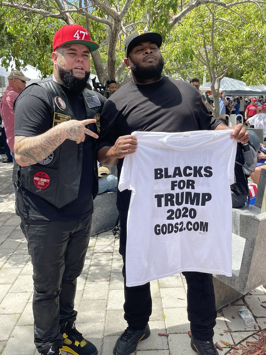 ForgiatoBlow47's tweet photo. We are currently #5 on iTunes let’s get this Trump Train anthem to #1 
https://t.co/XwQ1a3gkJa https://t.co/wrQsQ5ifUo