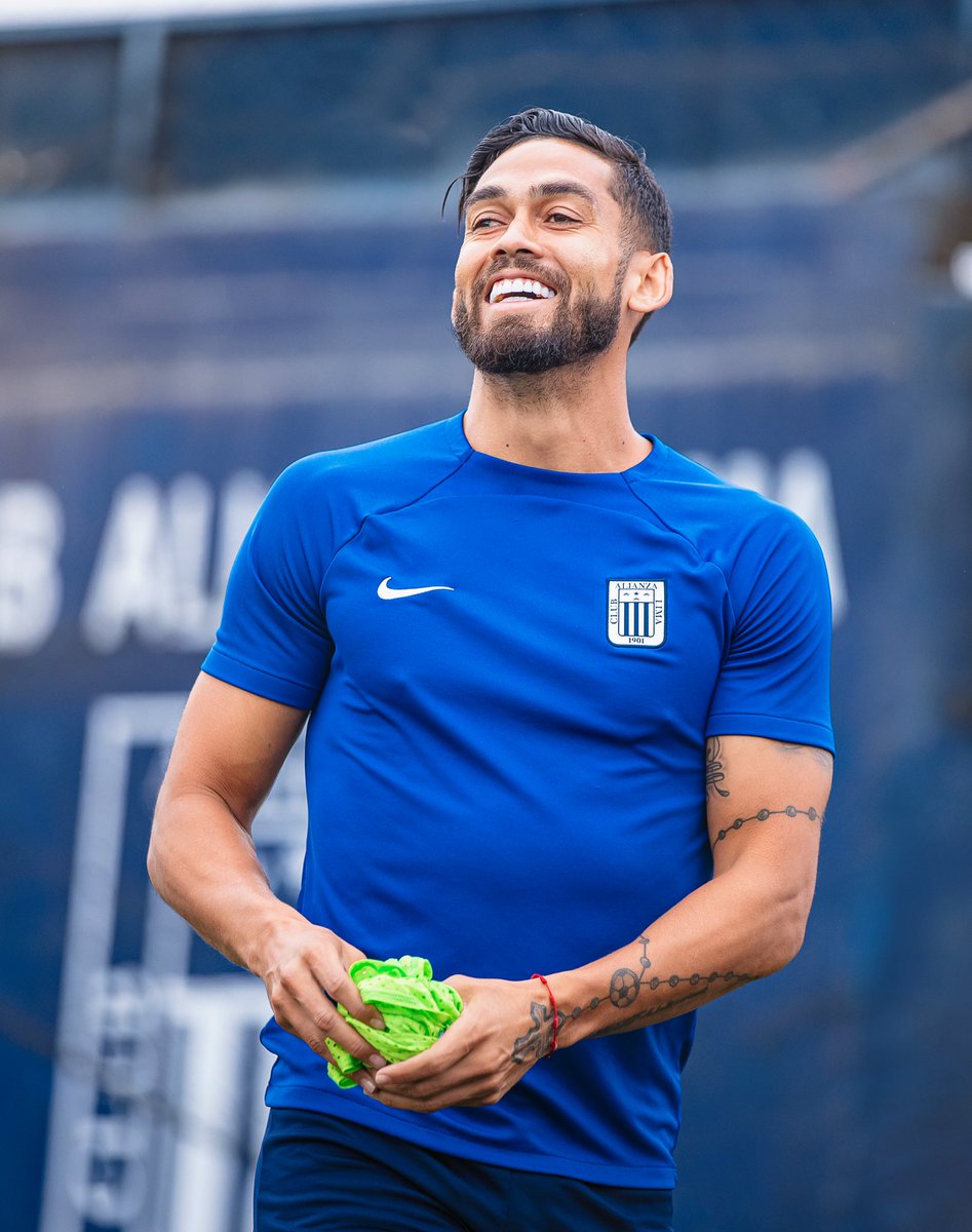 DeDejense's tweet photo. ¡Ya casi de ALta! 💙

Andradre participó en la práctica junto a sus compañeros y el plan sería que llegue para el partido ante Paranaense. 🙌
Costa aún sigue con trabajos de fisioterapia, mientras que Sabbag y Peruzzi hoy se unieron a los entrenamientos con sus compañeros. 💪 https://t.co/1Q2THO5BkO