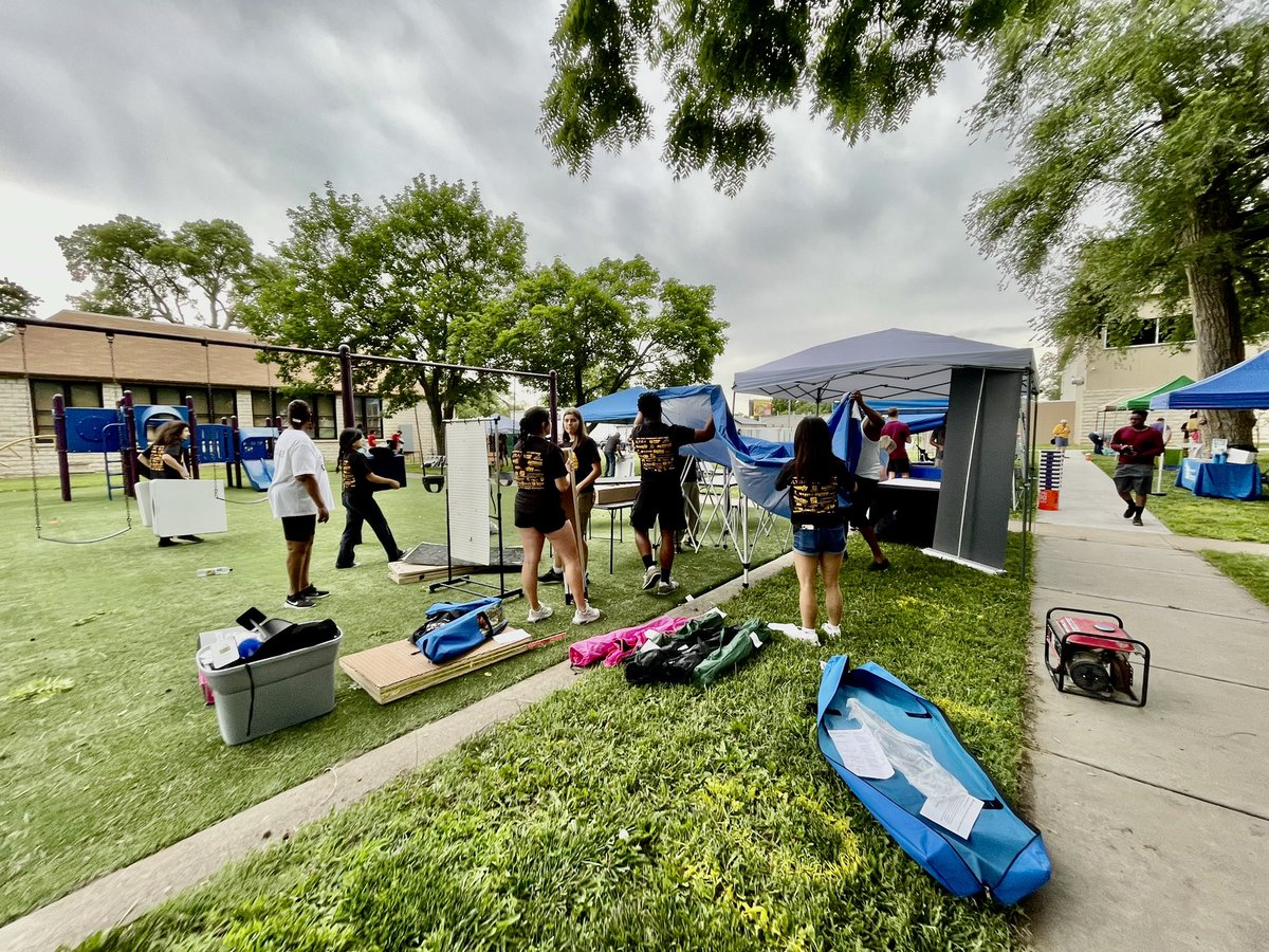 GraceBerumen's tweet photo. Thank you to the Juneteenth planning committee for inviting us to spend the day serving, celebrating and building community 💜 It was a day filled with joy and smiles! 
#kstatedmsa
#kstatediversity
#kstate
#kstateprojectimpact
#MapS2023
#mhkjuneteeth https://t.co/M9iB66D7Zr